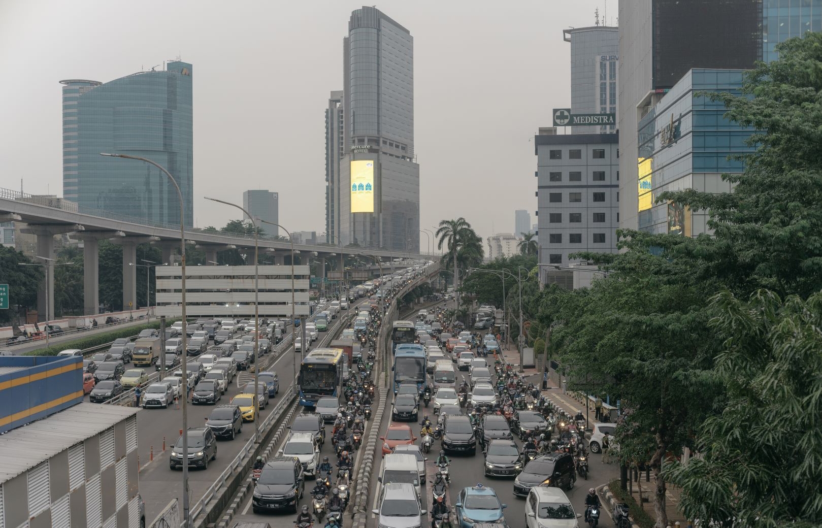 Transportasi sebgai salah satu sumber pencemenaran udara_Clean Air Catalyst