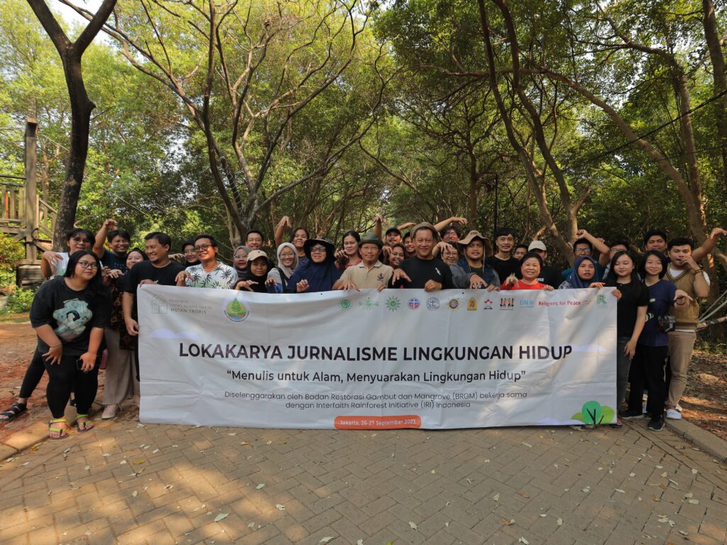 Participants of the writing workshop organized by BRGM and IRI Indonesia