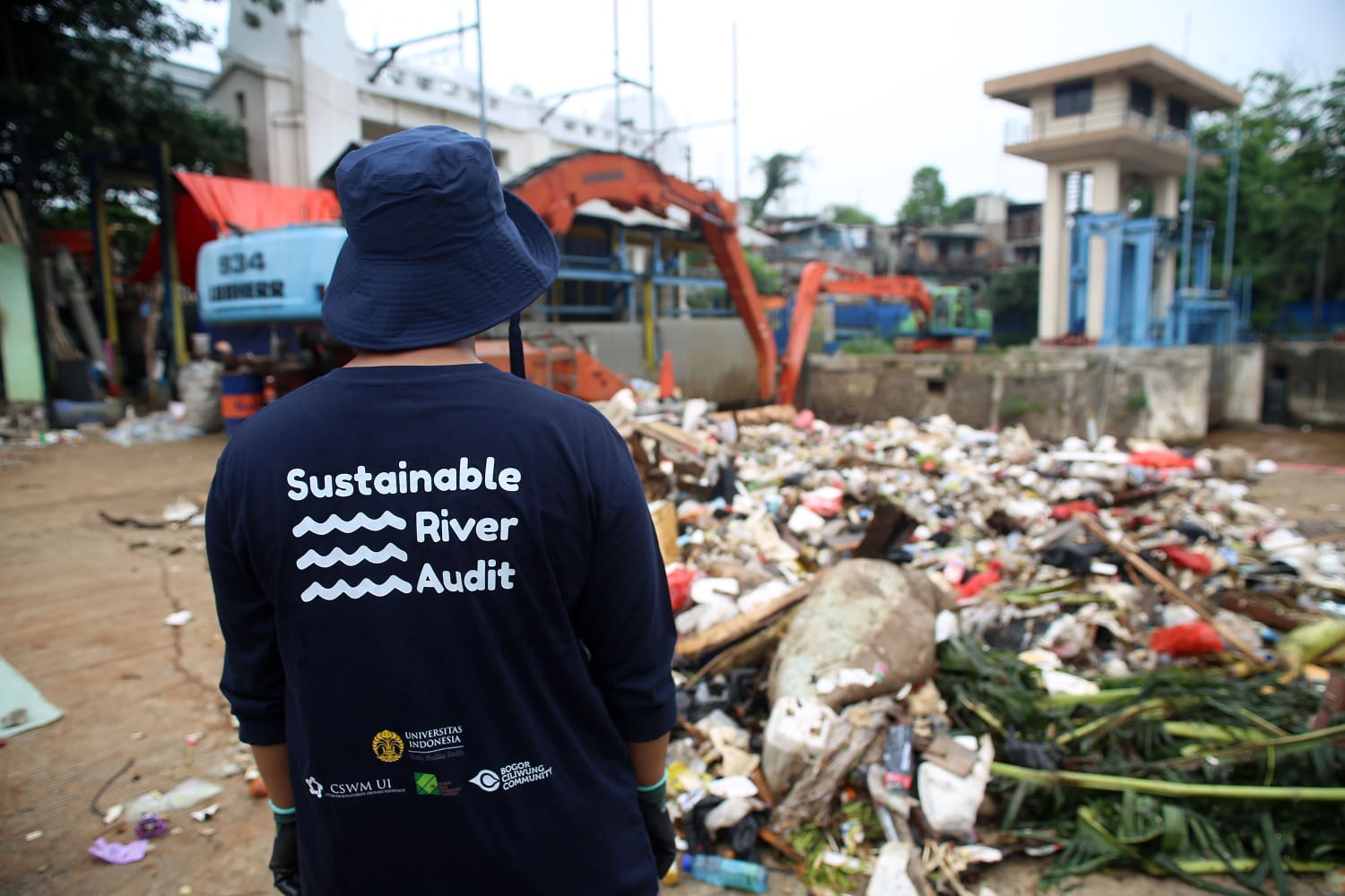 audit sampah sungai ciliwung