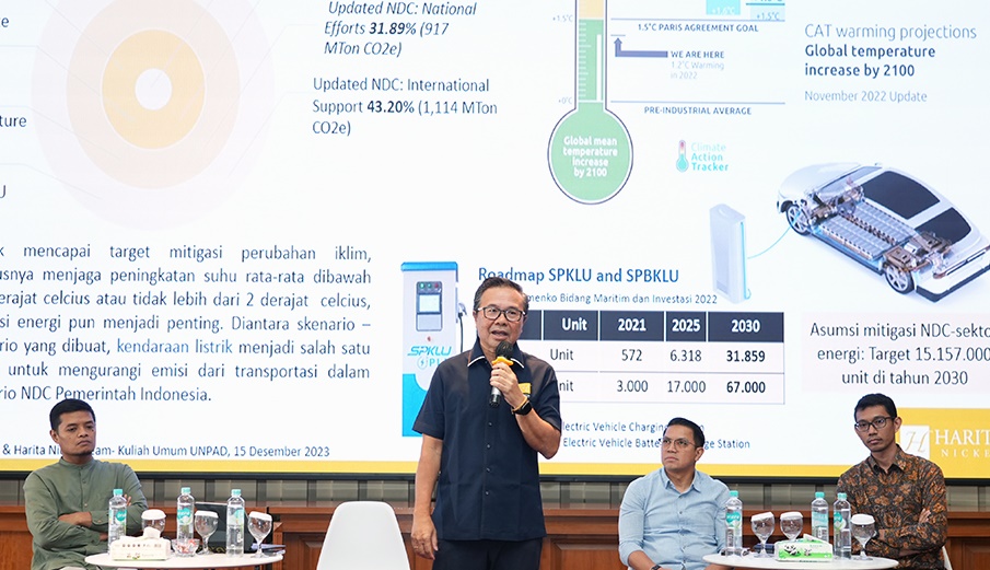 Kuliah umum di Bale Sawala, Gedung Rektorat Unpad, Jatinangor, Jumat, 15 Desember 2023, antara lain membahas penambangan nikel. (Foto: Humas Unpad)