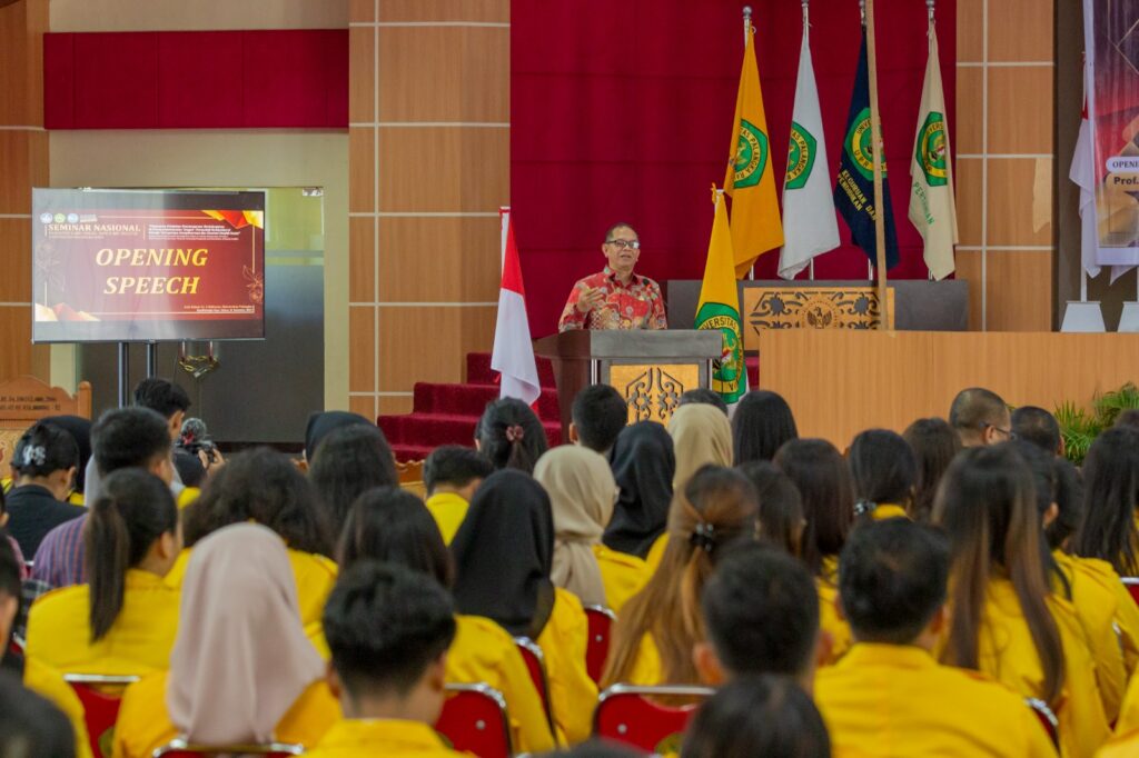 Seminar FISIP Universitas Palangka Raya, Kalimantan Tengah, membahas dampak perkebunan kelapa sawit. (Universitas Palangka Raya)