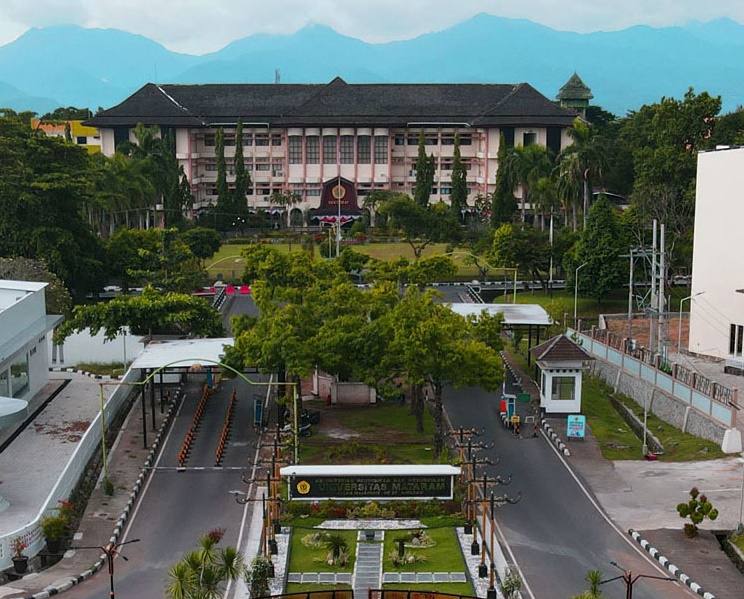 Universitas Mataram & Fukushima Medical University Japang bekerja sama menjalankan program kesehatan dasar di Nusa Tenggara Barat.