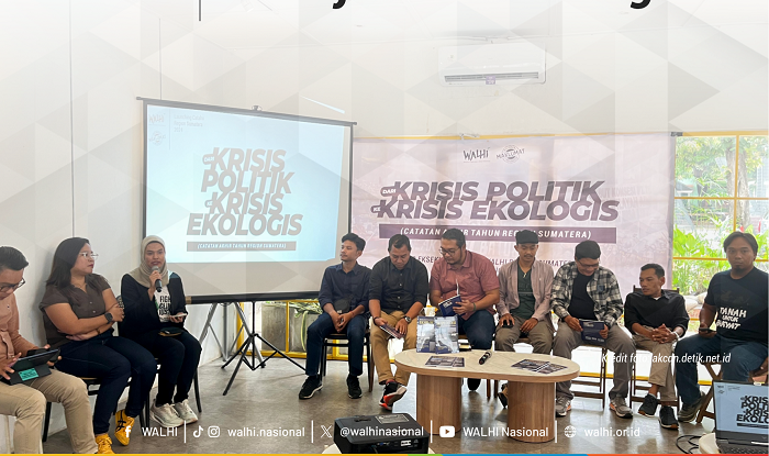 Catatan Akhir Tahun WALHI menyoroti bencana ekologis yang kurang diperhatikan kandidat Pilpres 2024. (Foto: WALHI)