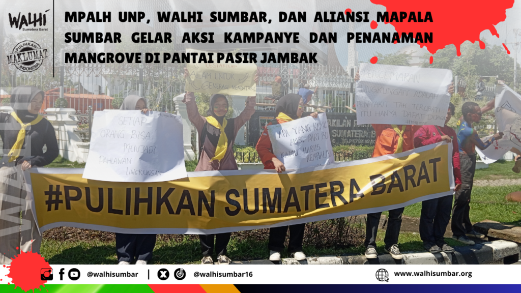 Menanam mangrove di Pantai Pasir Jambak, Padang: aksi kampanye yang melibatkan mahasiswa pecinta alam dan aktivis lingkungan Sumatera Barat.