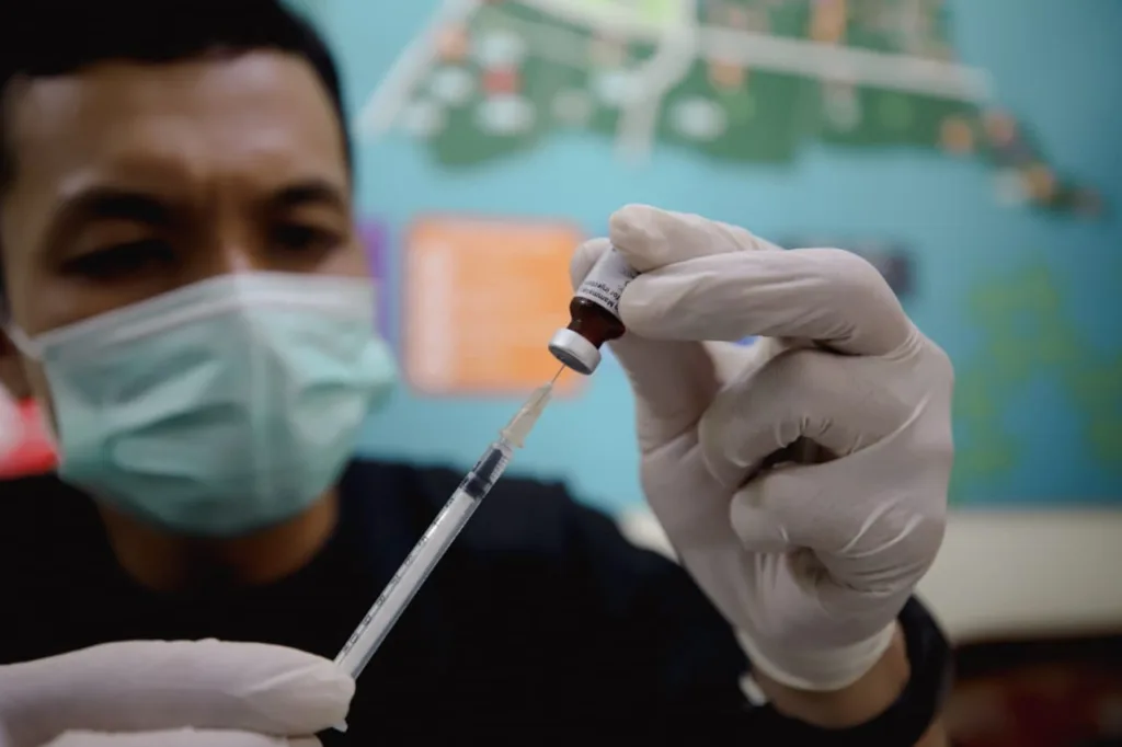 Penanganan TBC terkait erat dengan upaya preventif yang meliputi peningkatan sanitasi, sosialisasi pola hidup sehat, kebersihan lingkungan.