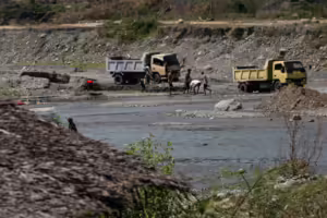Kerusakan sungai dan infrastruktur Tangse akibat bendungan Rukoh