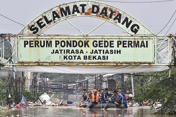 Banjir Jabodetabek. (Foto: Greenpeace)