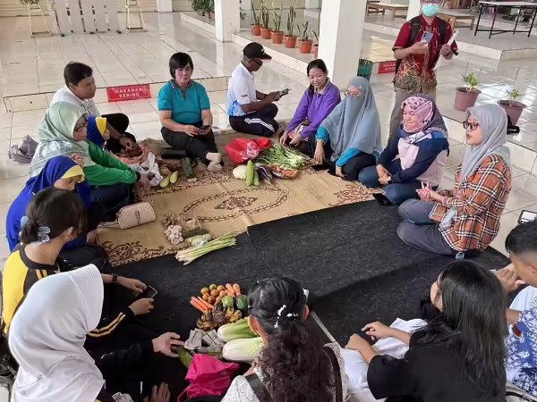 Jelajah Pasar Jebres. (Gita Pratiwi)