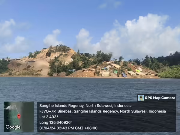 Dampak aktivitas pertambangan di Pulau Sangihe. (Yayasan EcoNusa/Putri Febriantika)