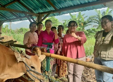 Perempuan petani Buleleng mendapatkan edukasi peningkatan kapasitas. (KPA)