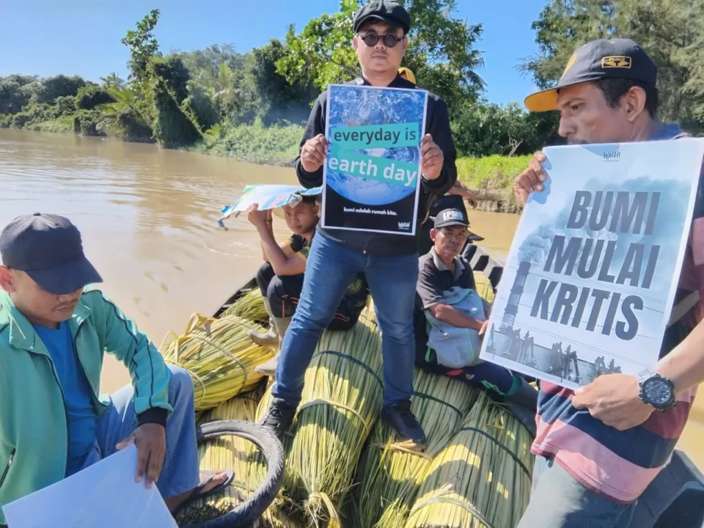 Kampanye penyelamatan hutan oleh Walhi Sumatera Utara. (Sumber: WALHI Sumut)