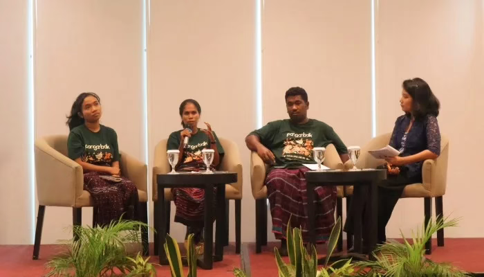 kemerdekaan masyarakat adat