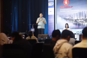 Aldo Andityra Rais, Deputi CEO of Sales and Network Development VinFast Indonesia, dalam sebuah sesi di Local Media Summit 2025 di Jakarta