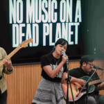 Alarm Records meluncurkan album kompilasi sonic/panic Vol. 3, yang menghadirkan 15 lagu dari 15 musisi lintas genre di Indonesia. Album ini berisi peringatan untuk menghadapi krisis iklim yang semakin nyata. Juga, seruan untuk bikin kebijakan yang lebih berpihak pada kondisi bumi.